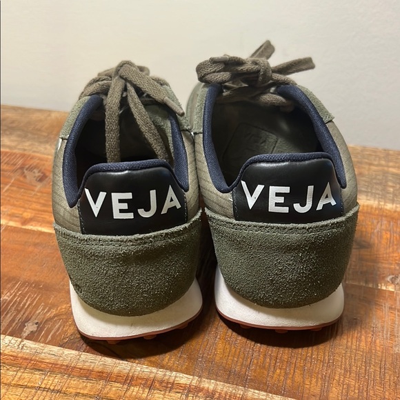 VEJA Olive Green Suede Sneakers, Men’s 7 - Picture 4 of 8